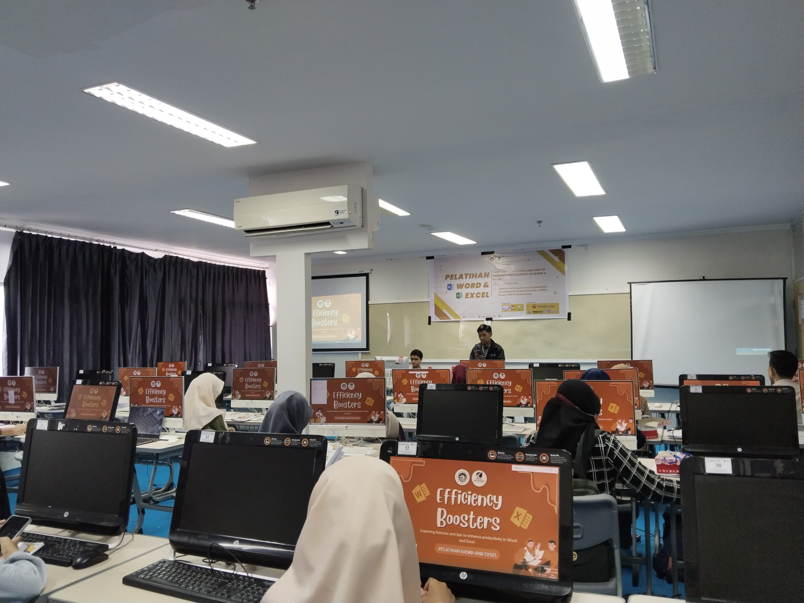 Pelatihan Komputasi Matematika Mahasiswa dan Umum