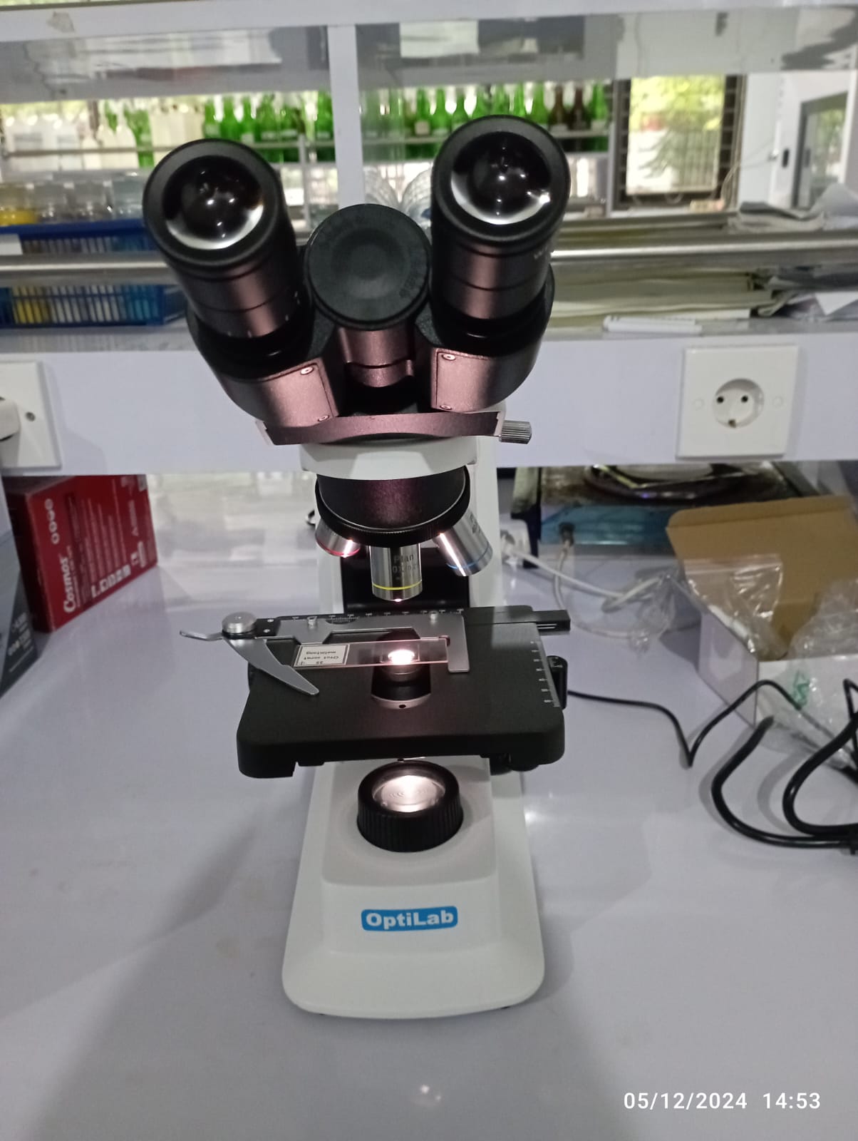 Penggunaan Mikroskop Trinokular